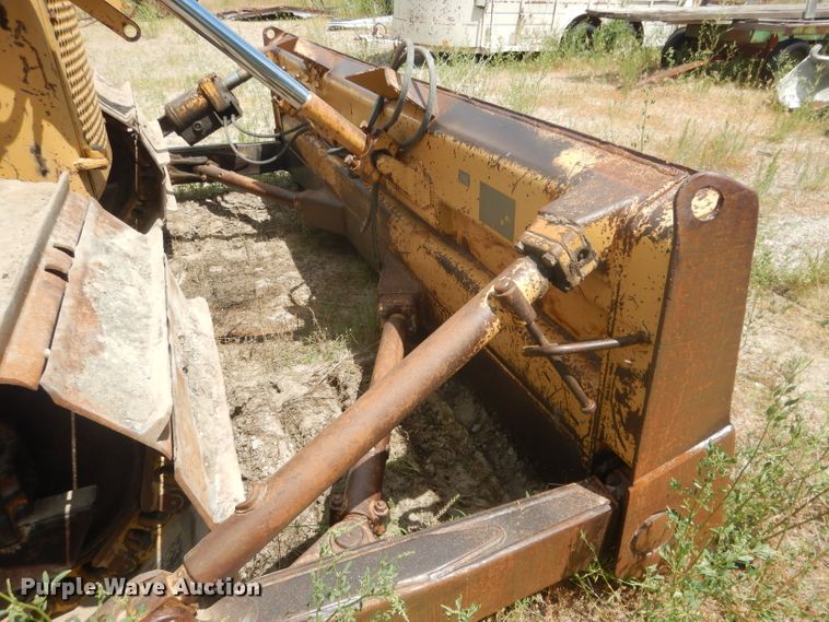 image for item FI9135 1984 Caterpillar D6D  dozer