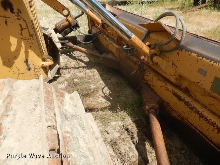 image for item FI9135 1984 Caterpillar D6D  dozer