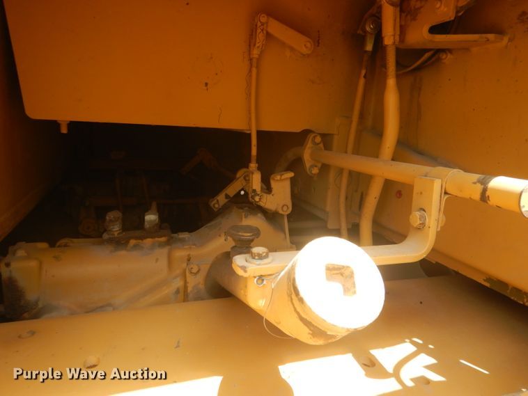 image for item FI9135 1984 Caterpillar D6D  dozer