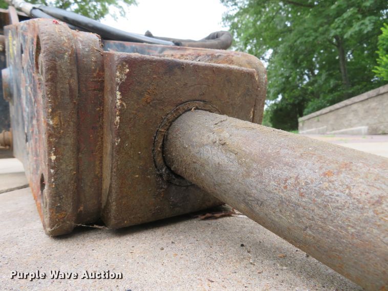 image for item FP9314 Stanley MB3570SS  skid steer breaker