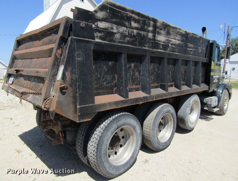 image for item GC9992 1995 White GMC Areo WCA  dump truck