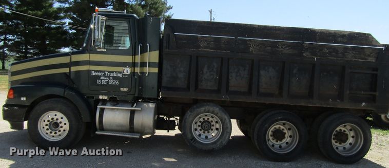 image for item GC9992 1995 White GMC Areo WCA  dump truck