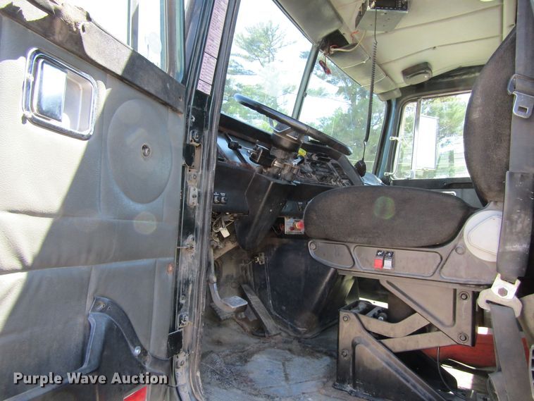 image for item GC9992 1995 White GMC Areo WCA  dump truck