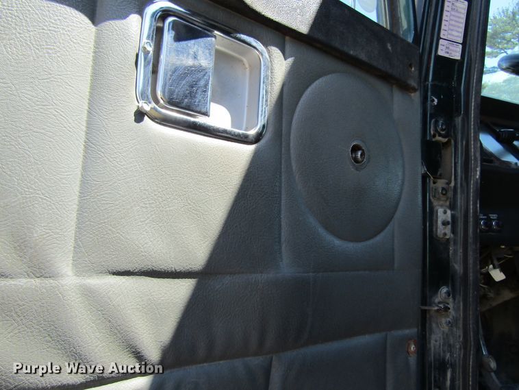 image for item GC9992 1995 White GMC Areo WCA  dump truck