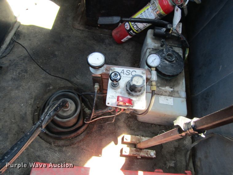 image for item GC9992 1995 White GMC Areo WCA  dump truck