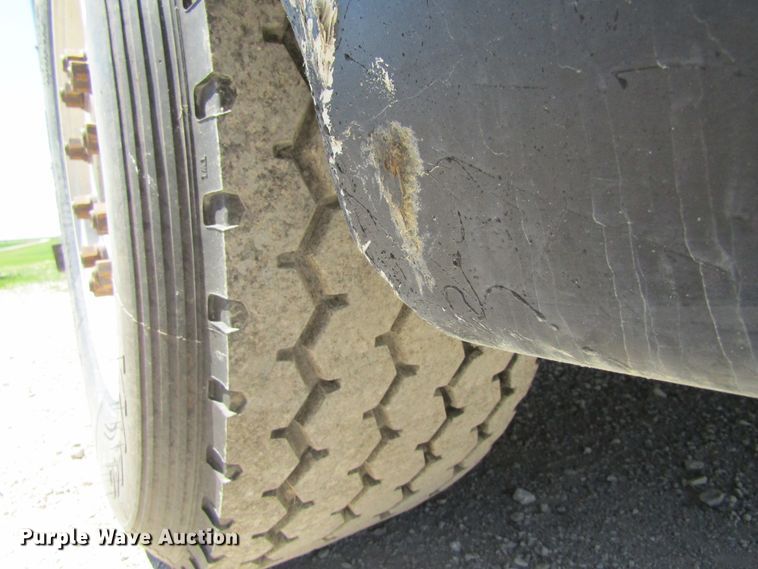 image for item GC9992 1995 White GMC Areo WCA  dump truck