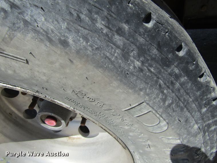 image for item GC9992 1995 White GMC Areo WCA  dump truck