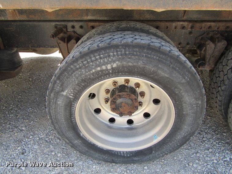 image for item GC9992 1995 White GMC Areo WCA  dump truck