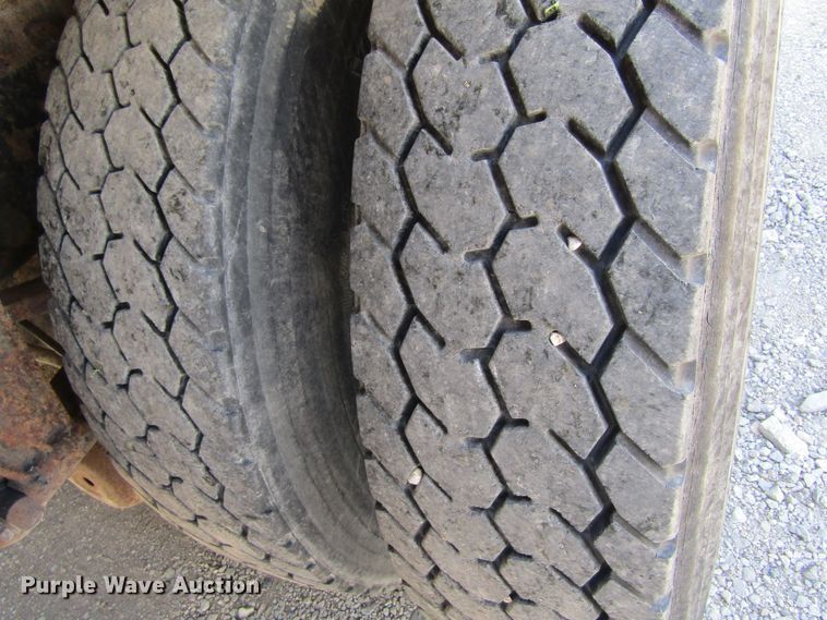 image for item GC9992 1995 White GMC Areo WCA  dump truck