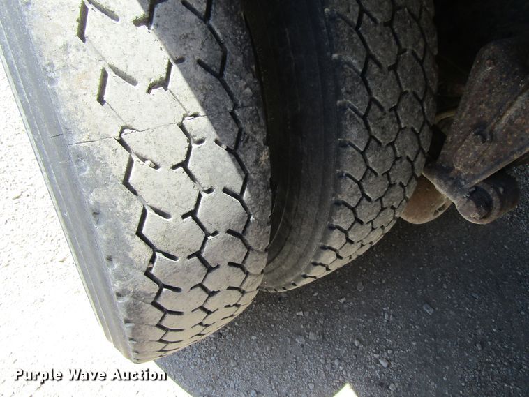 image for item GC9992 1995 White GMC Areo WCA  dump truck