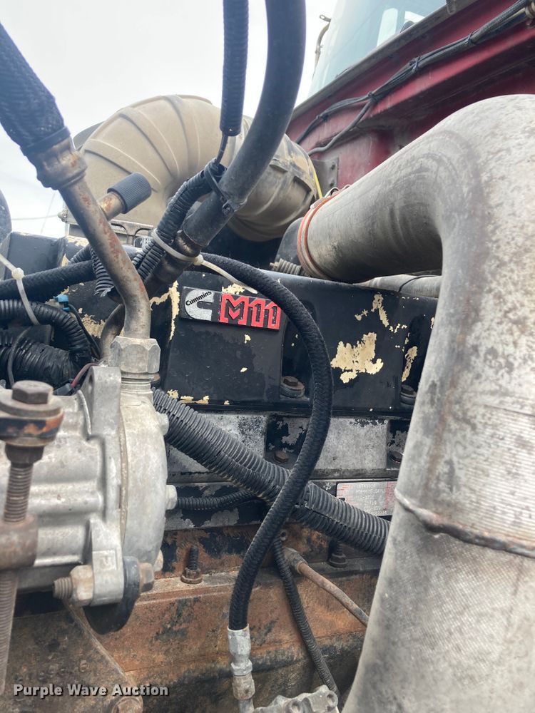 image for item GC9992 1995 White GMC Areo WCA  dump truck