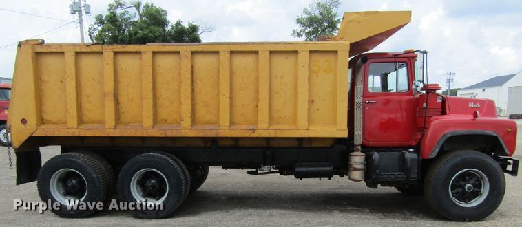 image for item GC9993 1985 Mack DM685S  dump truck