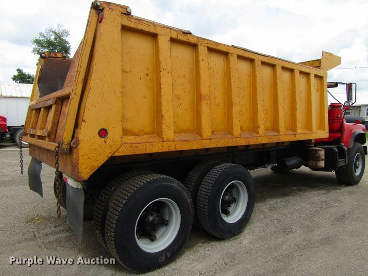 image for item GC9993 1985 Mack DM685S  dump truck