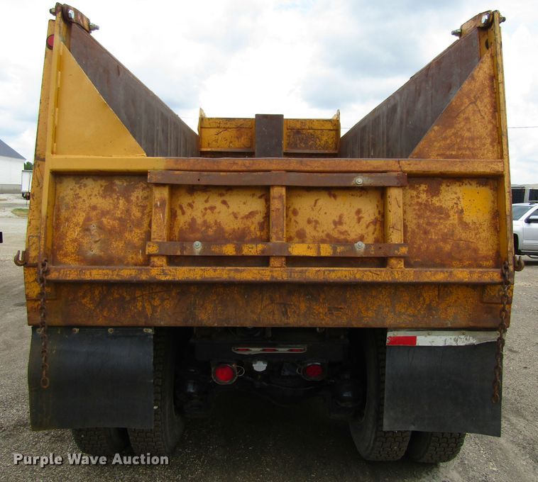 image for item GC9993 1985 Mack DM685S  dump truck