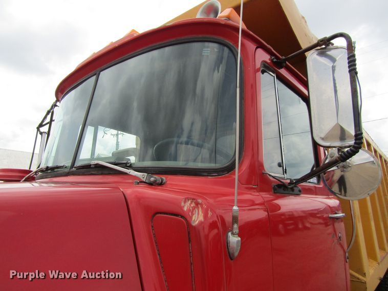 image for item GC9993 1985 Mack DM685S  dump truck