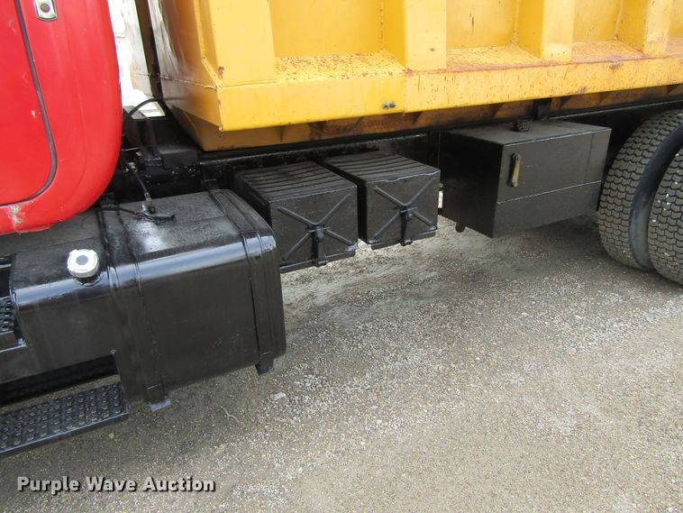 image for item GC9993 1985 Mack DM685S  dump truck