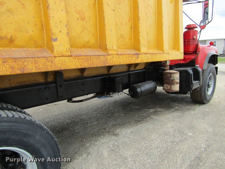 image for item GC9993 1985 Mack DM685S  dump truck