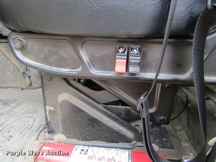 image for item GC9993 1985 Mack DM685S  dump truck