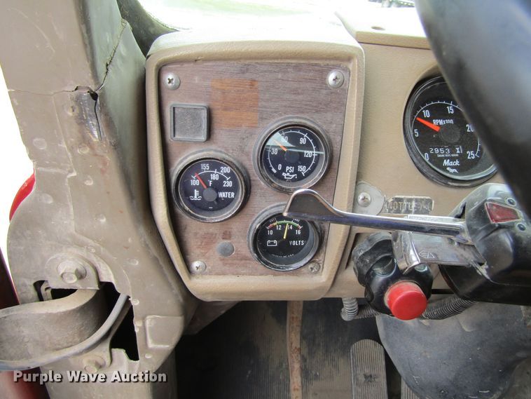 image for item GC9993 1985 Mack DM685S  dump truck