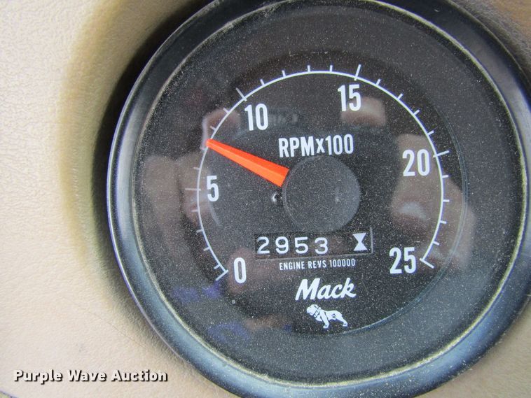 image for item GC9993 1985 Mack DM685S  dump truck