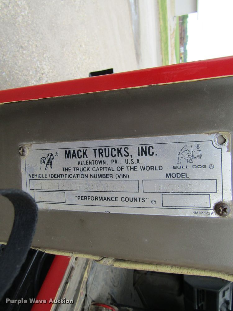 image for item GC9993 1985 Mack DM685S  dump truck