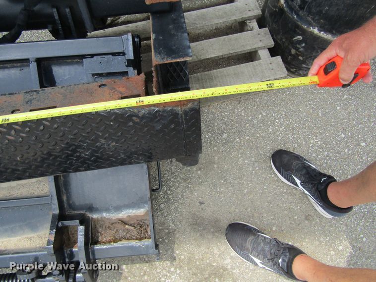 image for item GC9994 2011 Waltco EM30  end gate lift