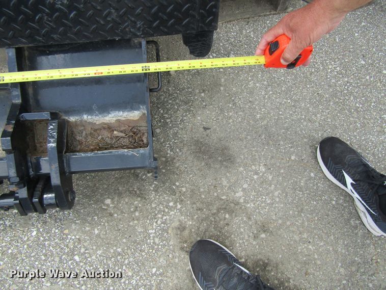 image for item GC9994 2011 Waltco EM30  end gate lift