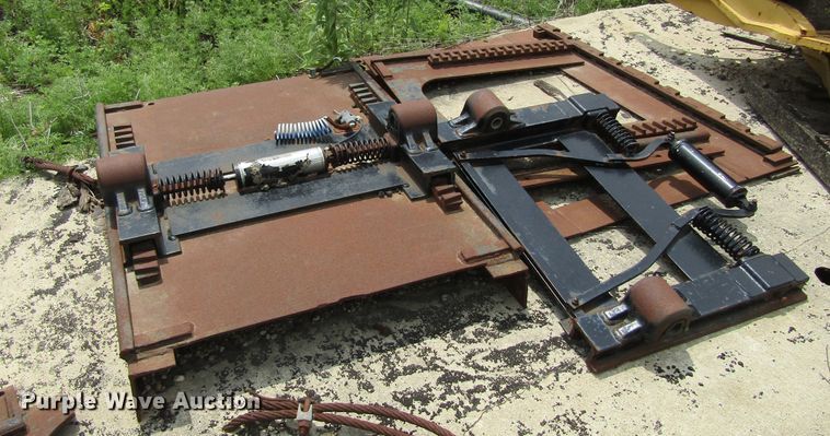 image for item GC9997 5th wheel plate