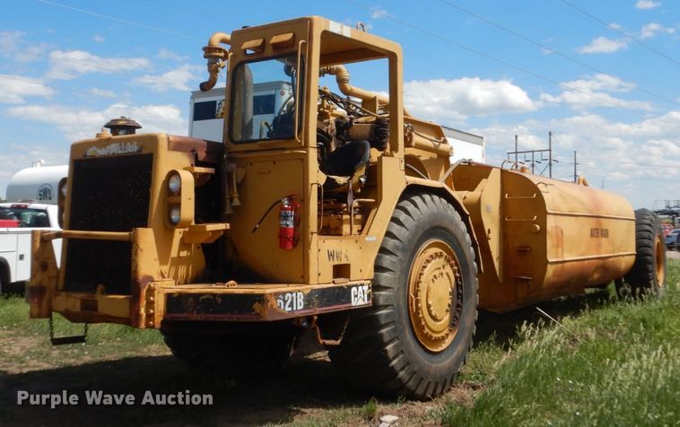 image for item HI9836 1978 Caterpillar 621B  water wagon