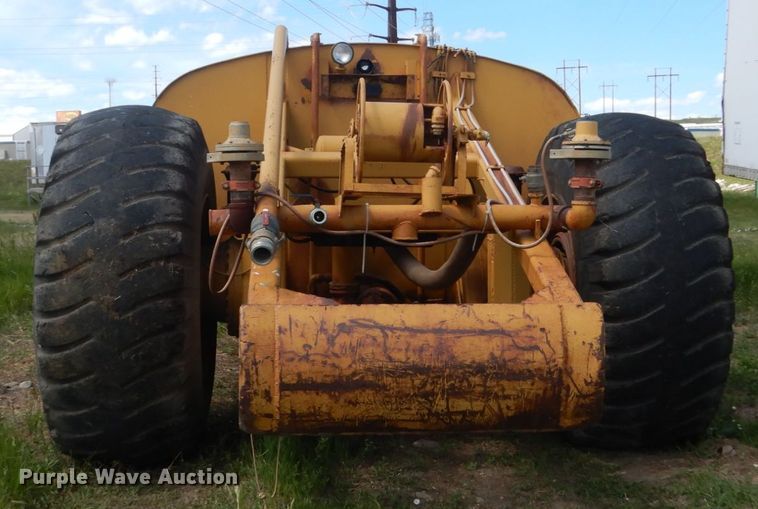 image for item HI9836 1978 Caterpillar 621B  water wagon