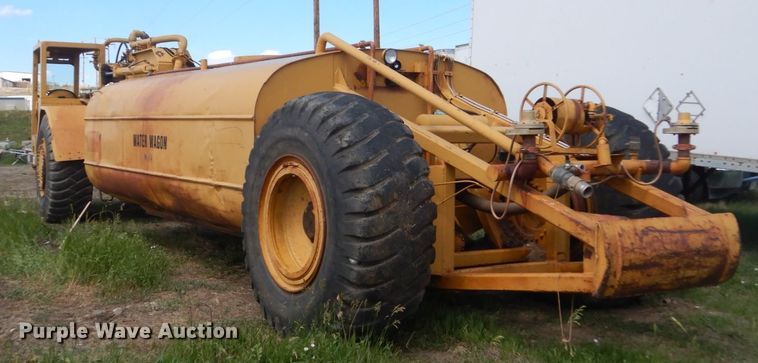 image for item HI9836 1978 Caterpillar 621B  water wagon