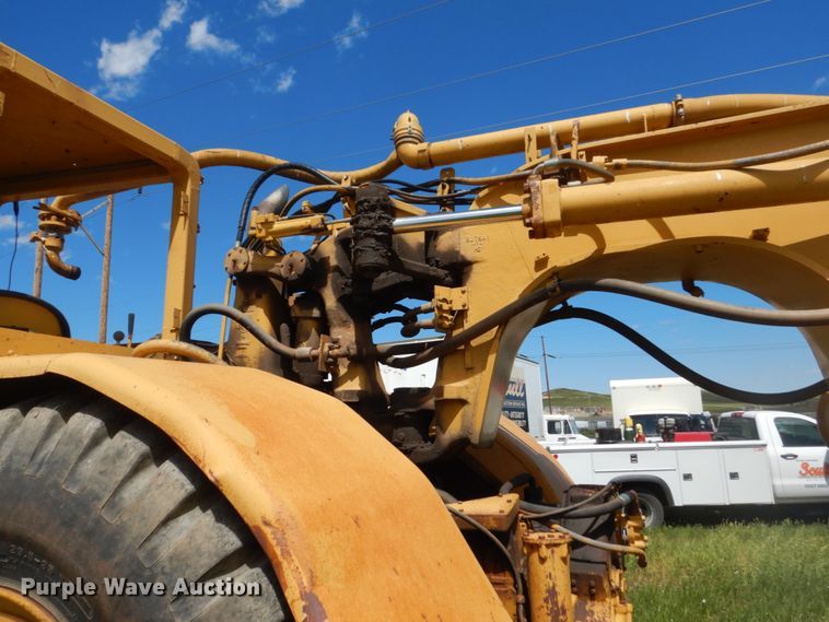 image for item HI9836 1978 Caterpillar 621B  water wagon