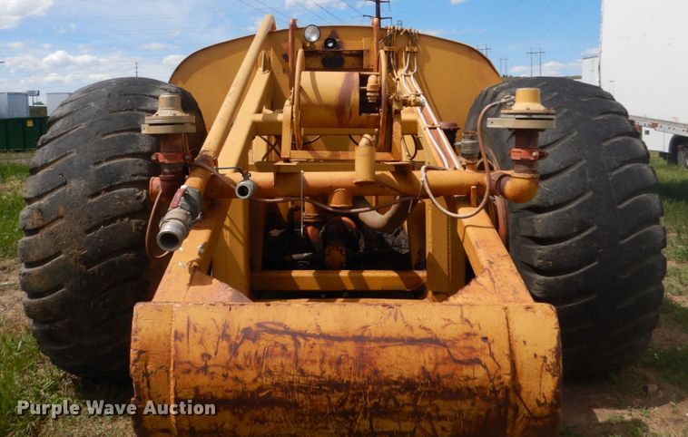 image for item HI9836 1978 Caterpillar 621B  water wagon