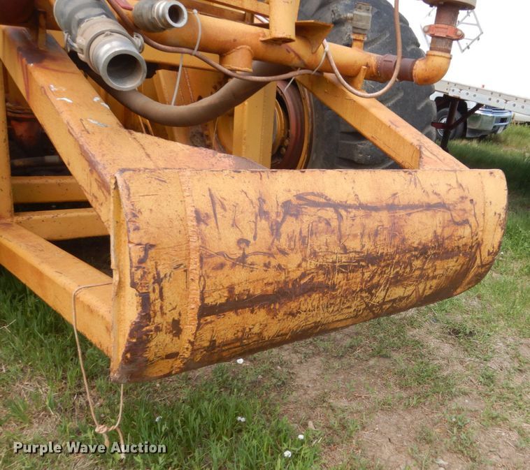 image for item HI9836 1978 Caterpillar 621B  water wagon