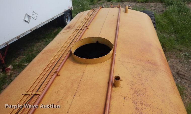 image for item HI9836 1978 Caterpillar 621B  water wagon