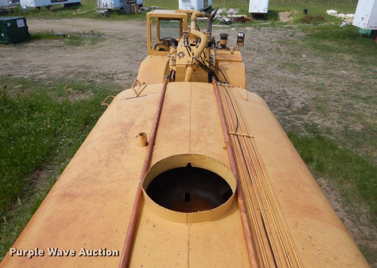 image for item HI9836 1978 Caterpillar 621B  water wagon