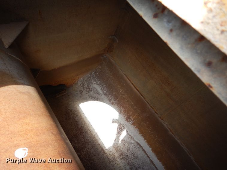 image for item HI9836 1978 Caterpillar 621B  water wagon