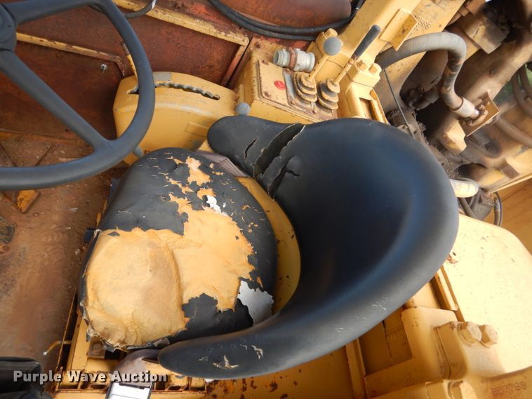 image for item HI9836 1978 Caterpillar 621B  water wagon