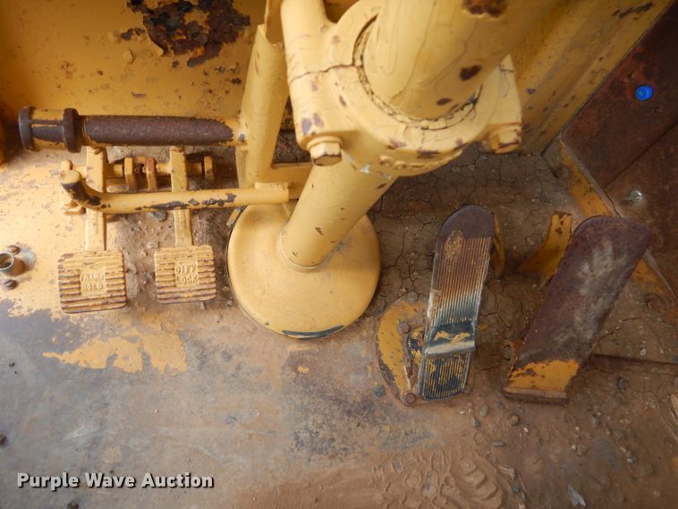 image for item HI9836 1978 Caterpillar 621B  water wagon