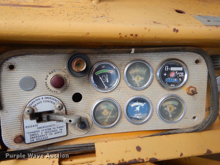 image for item HI9836 1978 Caterpillar 621B  water wagon