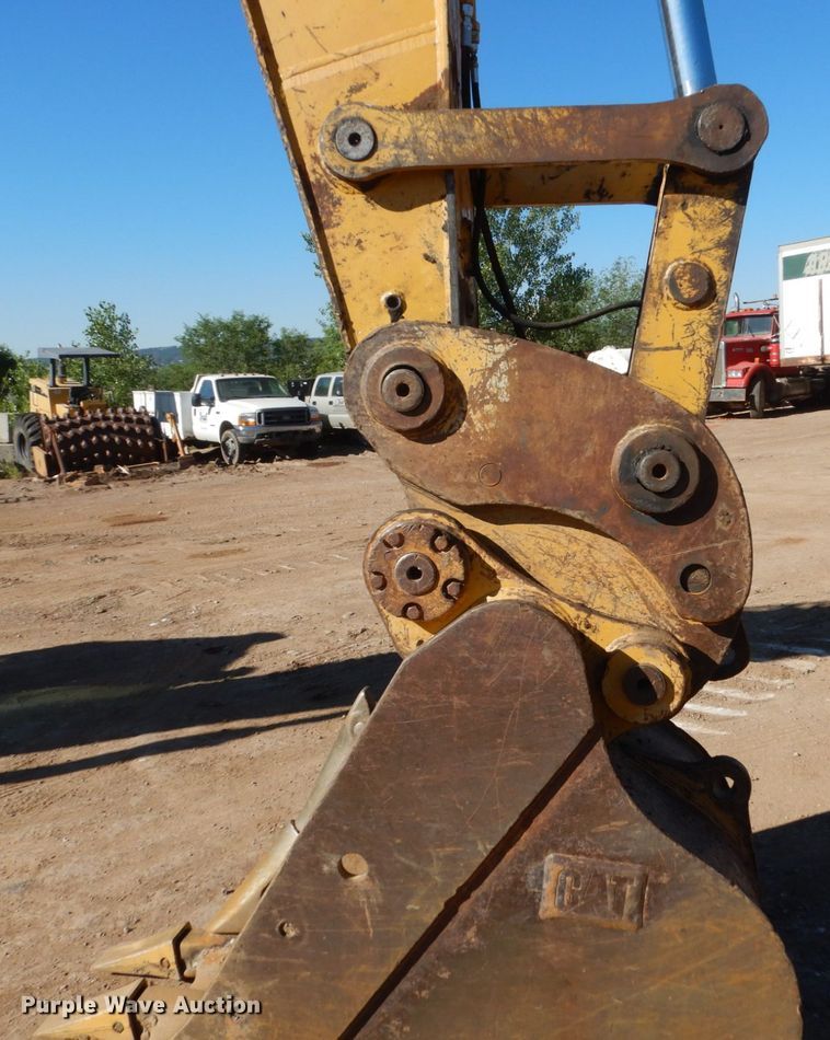 image for item HI9850 2005 Caterpillar 325CL  excavator