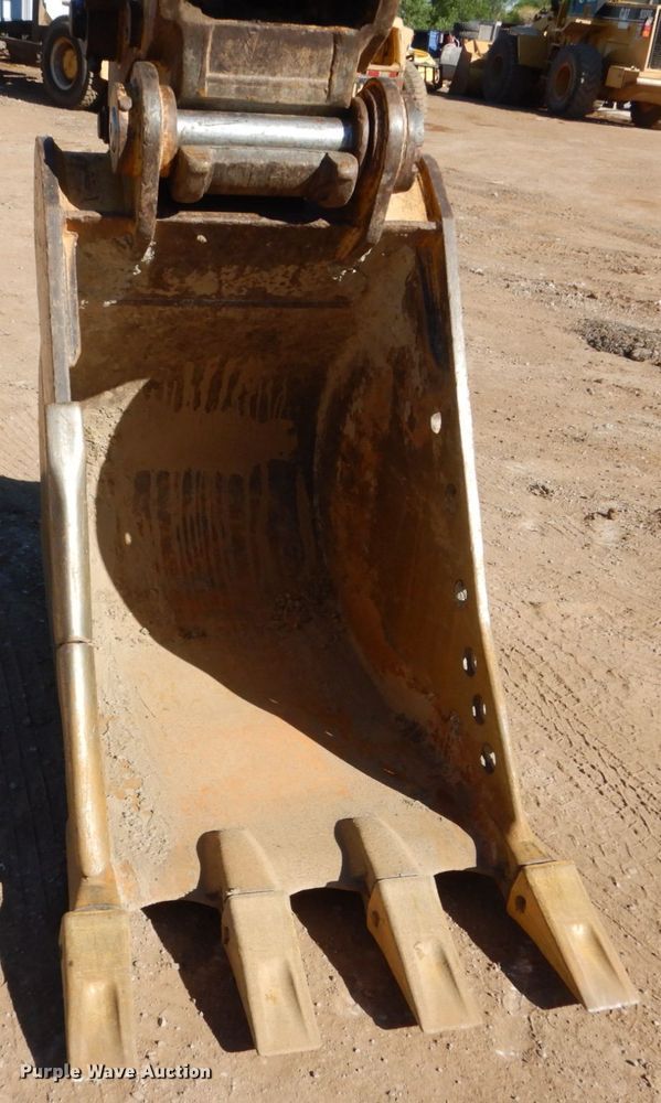 image for item HI9850 2005 Caterpillar 325CL  excavator