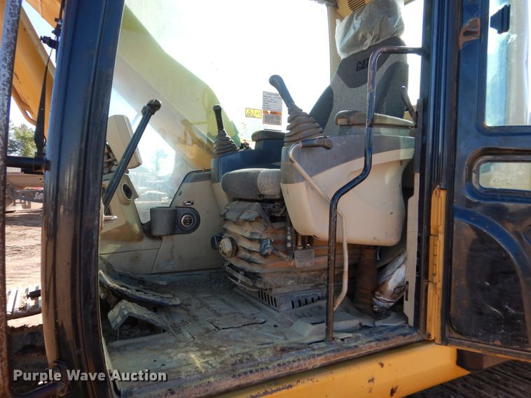 image for item HI9850 2005 Caterpillar 325CL  excavator