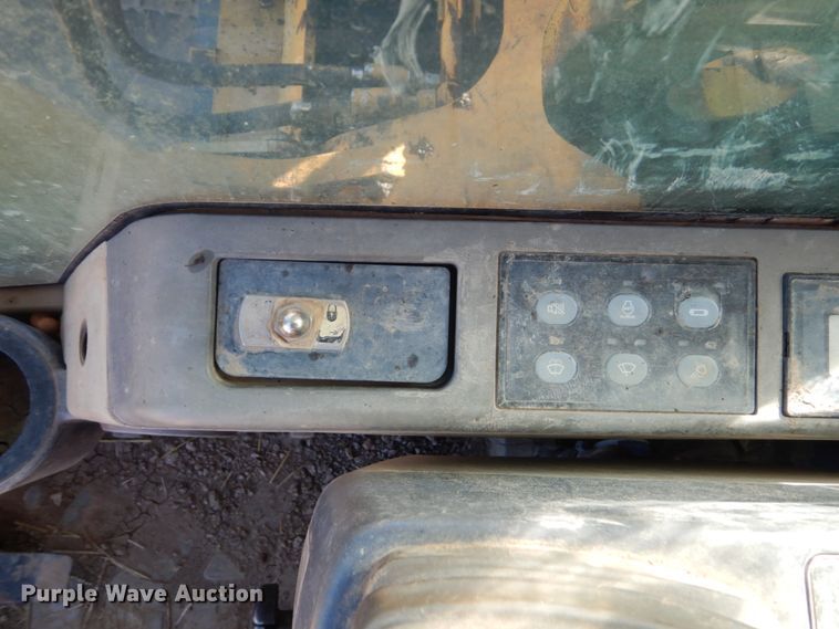 image for item HI9850 2005 Caterpillar 325CL  excavator