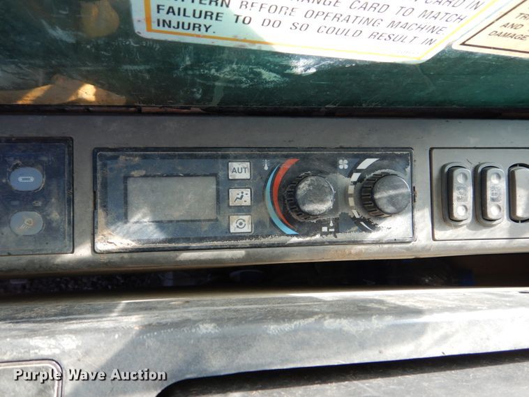 image for item HI9850 2005 Caterpillar 325CL  excavator