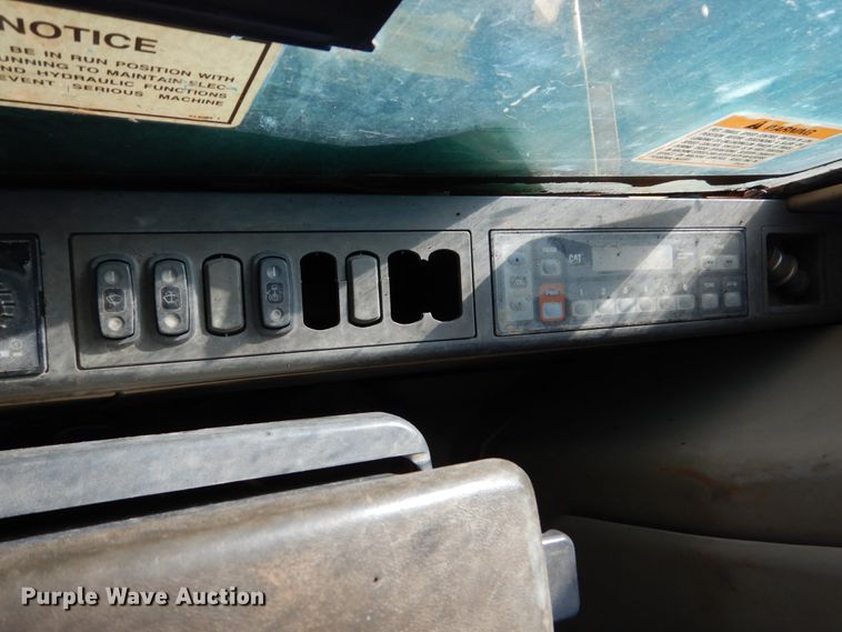 image for item HI9850 2005 Caterpillar 325CL  excavator