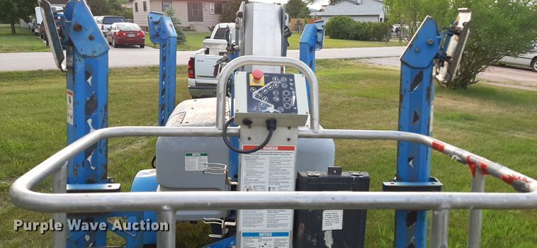 image for item HI9852 Genie TMZ-50/30  boom lift