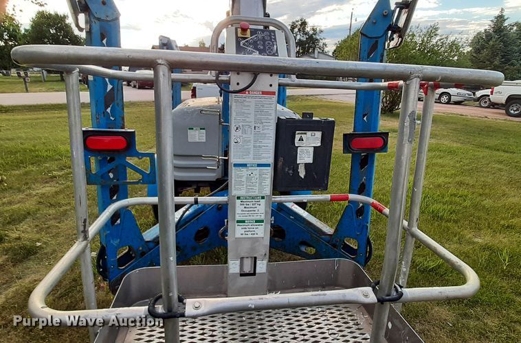 image for item HI9852 Genie TMZ-50/30  boom lift