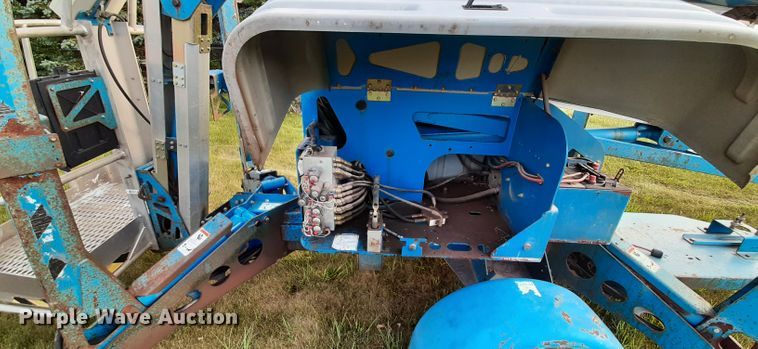 image for item HI9852 Genie TMZ-50/30  boom lift