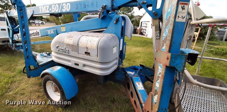 image for item HI9852 Genie TMZ-50/30  boom lift